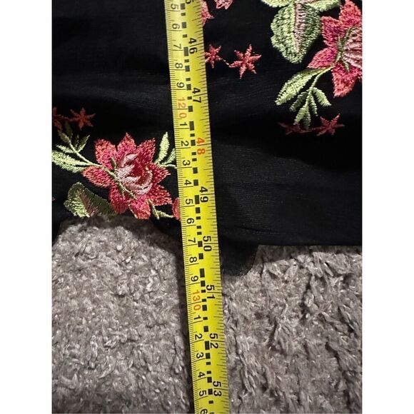 NWT Gianni Bini Floral Embroidered Formal Dress - Picture 6 of 8